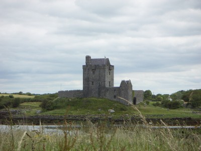 200606281145-PICT03000-DunguaireCastle.jpg