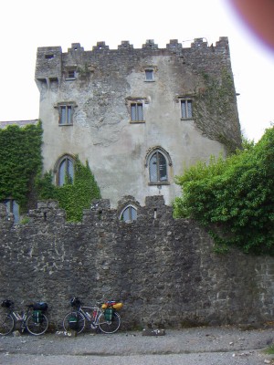 200607031125-PICT0462-CloghanCastle.jpg