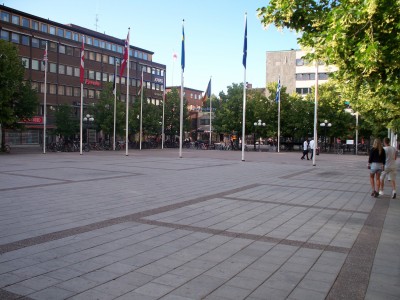 200907201859-100_0131_EskiltunaTownSquare.jpg