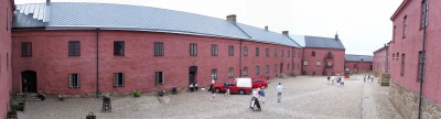 200907291909-100_0412_VarbergsFastningCourtyard.jpg