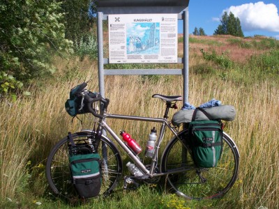 200907201550-100_0124_BikeatStonesatKungshallet.jpg