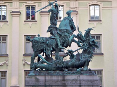 200908061921-100_0706_StockholmStatue.jpg