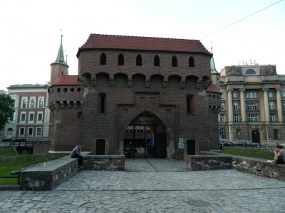 201205202018-Krakow_Gate-DSCN0024.jpg