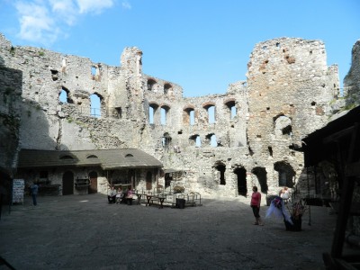 201205230914-Ogrodzieniec_Castle-DSCN0305.jpg