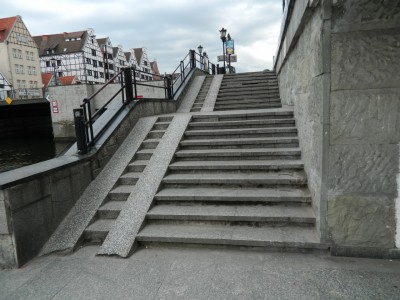 201206041947-Gdansk_Stairs-DSCN0874.jpg