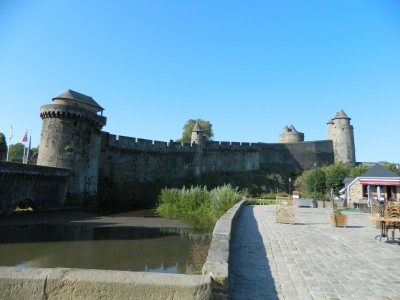 201509091027-00314-DSCN3395-Fougeres.jpg