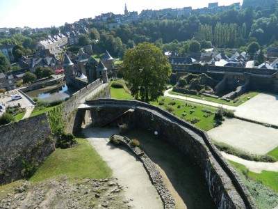 201509091104-00370-DSCN3451-Fougeres.jpg