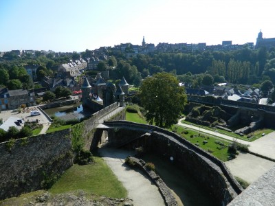 201509091105-00001-DSCN0001-Fougeres.jpg