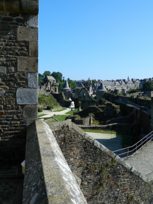 201509091124-00377-DSCN3458-Fougeres.jpg