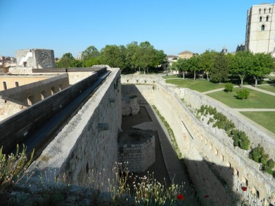 201606081820-00119-DSCN4424_Zamora_Castle.jpg