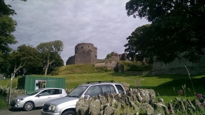 201708131107-00520-IMG_Dundrum_Castle.jpg