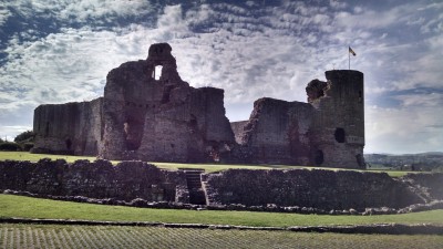 201708221032-00765-HDR_Rhuddlan_Castle.jpg