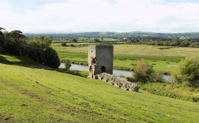 201708221037-00199-DSCN5102_Rhuddlan_Castle.jpg