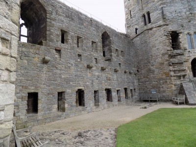 201708240939-00310-DSCN5213_Caernarfon_Castle.jpg