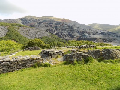 201708241222-00337-DSCN5240_Dolbadarn_Castle.jpg