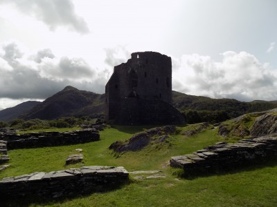 201708241223-00338-DSCN5241_Dolbadarn_Castle.jpg