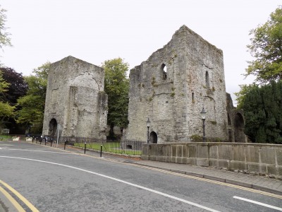 201709031425-00455-DSCN5358_Maynooth_Castle.jpg