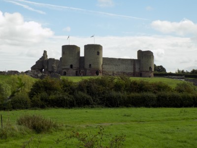 201708221125-00216-DSCN5119_Rhuddlan_Castle.jpg