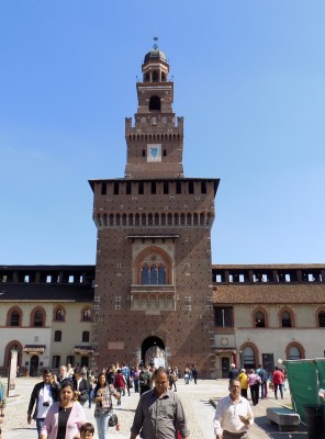 201905091526-00061-DSCN6827_Sforzesco_Castle.jpg