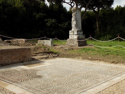 201905210936-00418-DSCN7185_Ostia_Antica.jpg