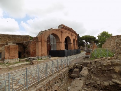 201905210951-00433-DSCN7200_Ostia_Antica.jpg