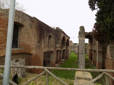 201905211016-00451-DSCN7218_Ostia_Antica.jpg